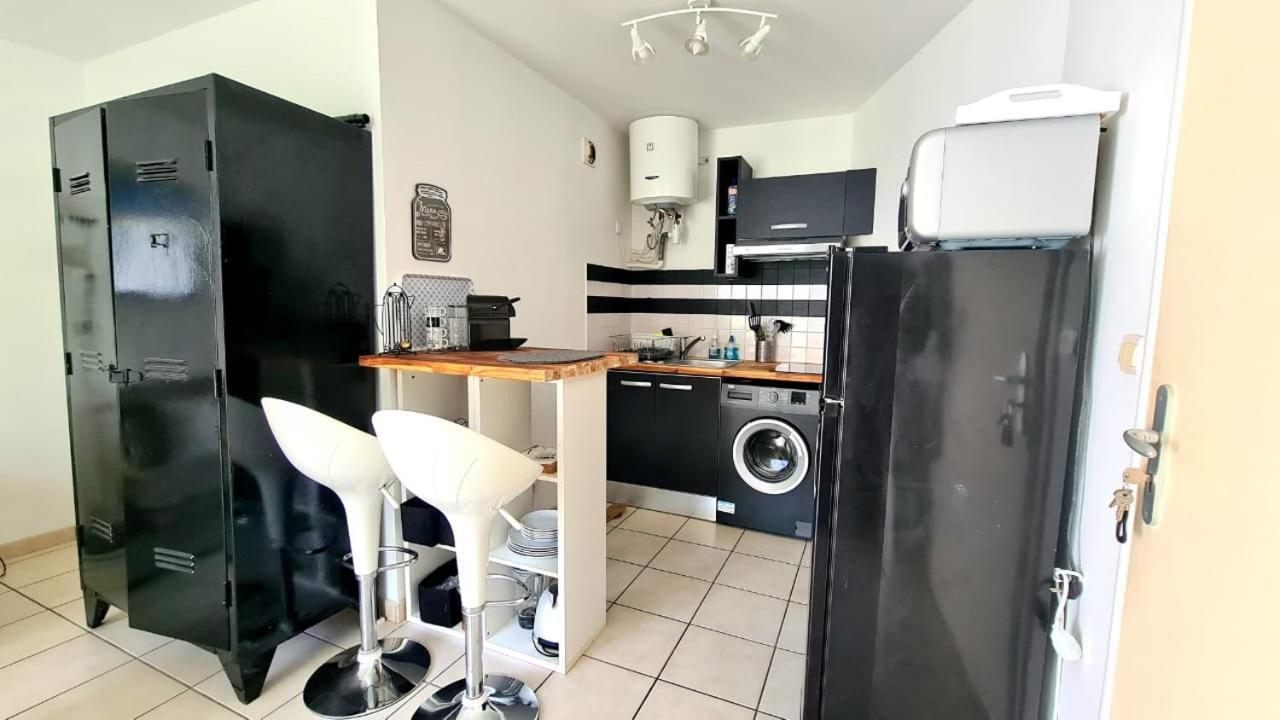 Studio Moderne, Centre-Ville, Au Calme, Parking Prive Ла-Поссесьйон Екстер'єр фото